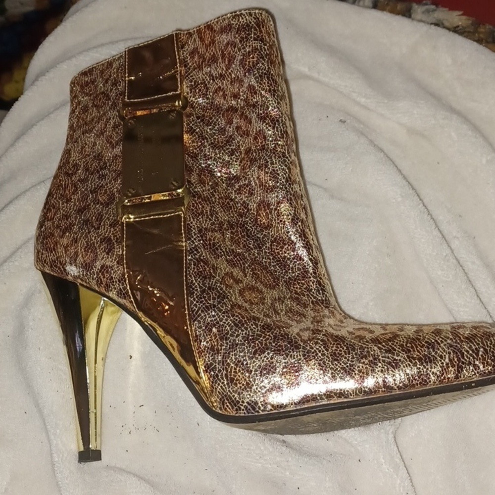 Miss Tina Taste of Couture Leopard Gold Boots